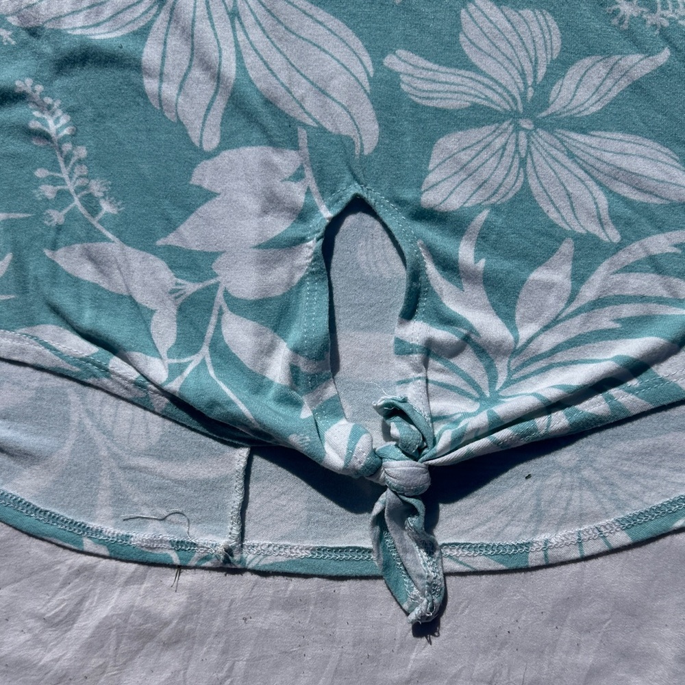 Floral Teal and White Tie-Front Top - Picture 5 of 5